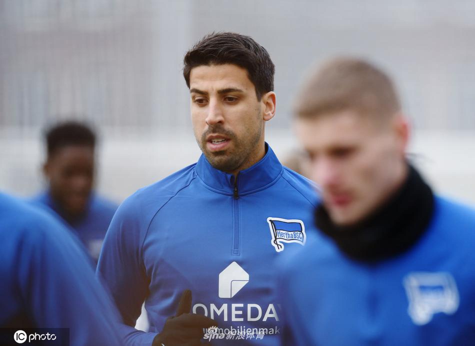 نوتينغهام فورست وبرينتفوردمواجهة مثيرة في الدوري الإنجليزي