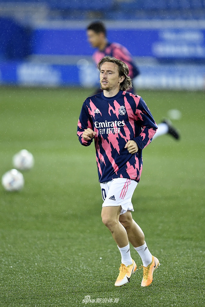 نوتنغهام فورست في سوق الانتقالاتتعزيز الفريق لمواجهة منافسات البريميرليغ