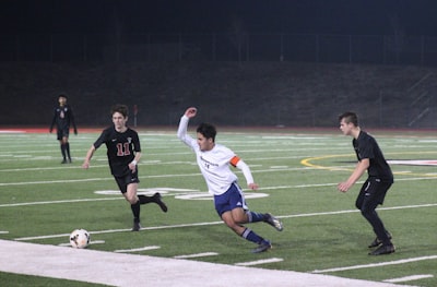 مباراة الأهلي والهلال السعوديصراع العمالقة في الدوري السعودي للمحترفين